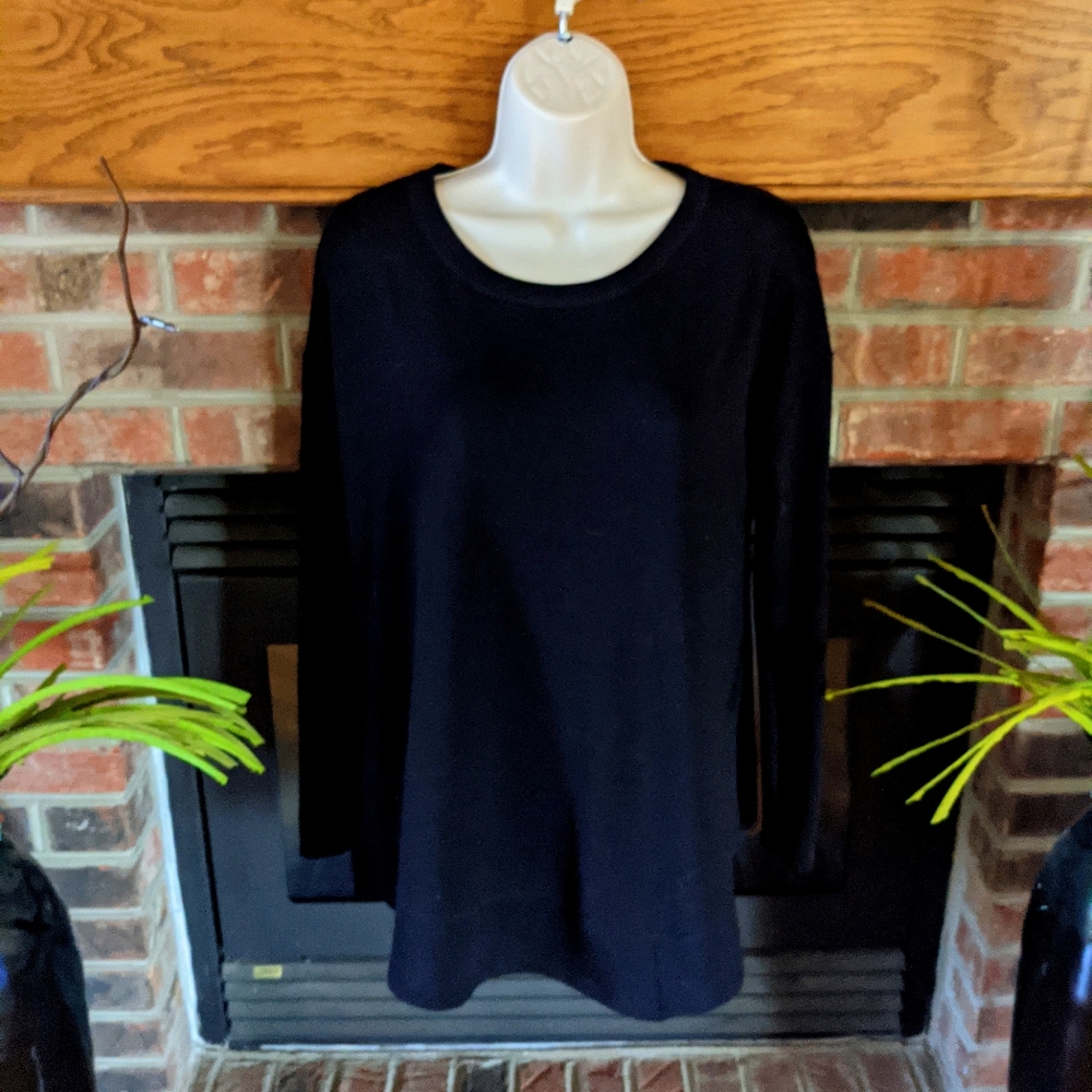 St John's Bay 3/4 sleeve asymmetrical Hem size medium